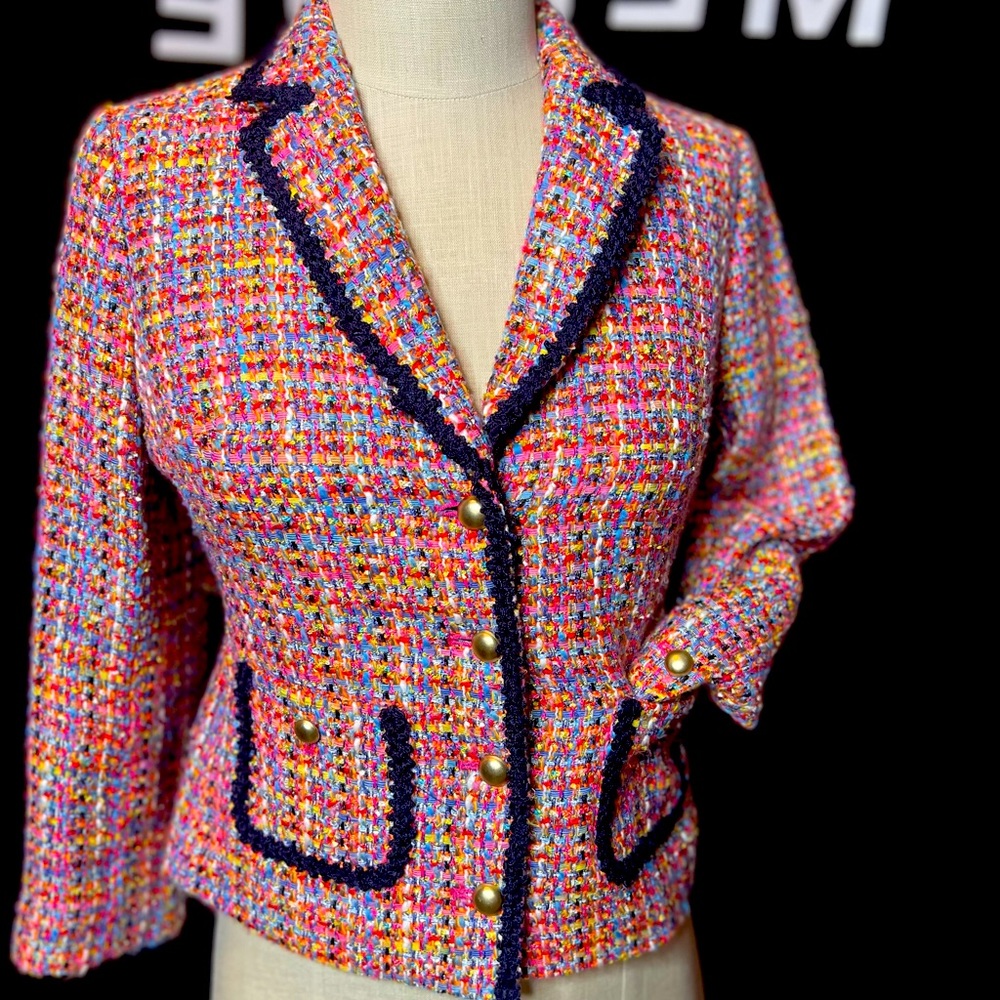 Tweed blazer very beautiful with vibrant colors